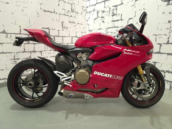 2012 Ducati 1199 Panigale S Superbike Red