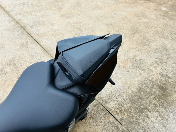 2025 Yamaha YZF-R7LA Black