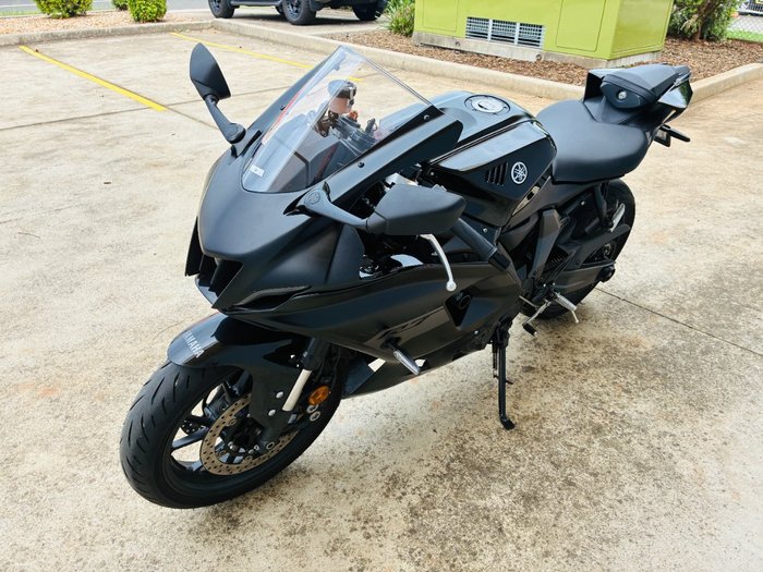 2025 Yamaha YZF-R7LA Black