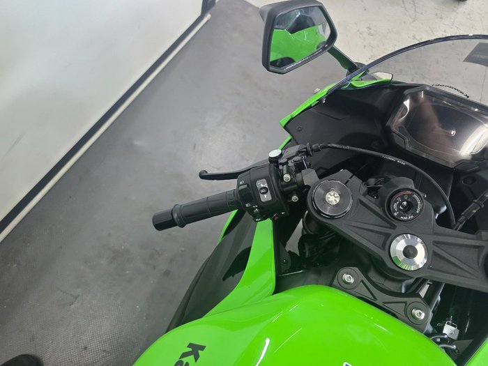 2026 Kawasaki NINJA ZX-6R (636) KRT EDITION Green