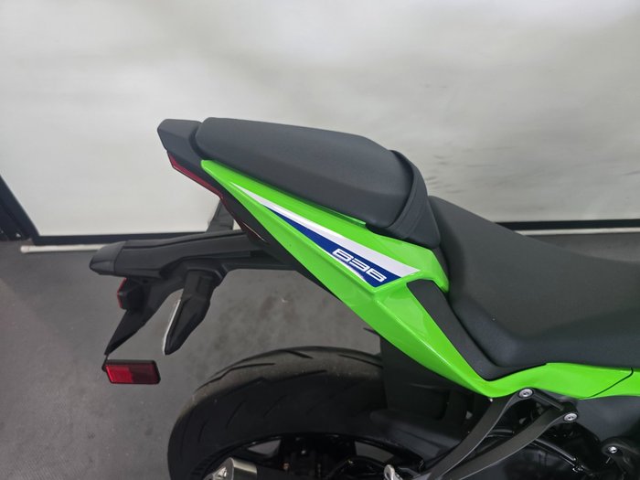 2026 Kawasaki NINJA ZX-6R (636) KRT EDITION Green