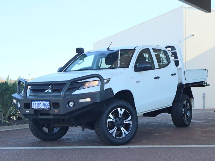 2022 Mitsubishi Triton GLX