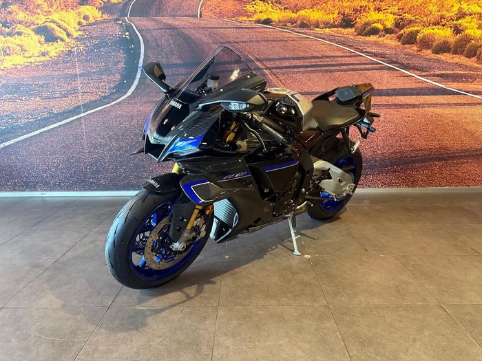 2025 Yamaha YZF-R1M R1 Silver