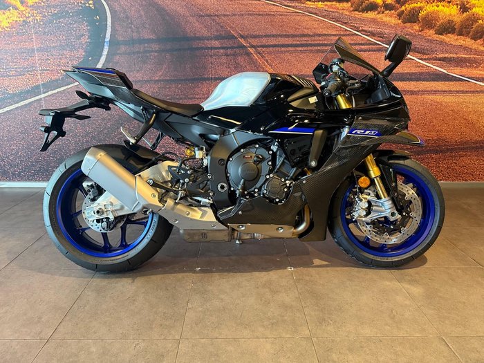 2025 Yamaha YZF-R1M R1 Silver