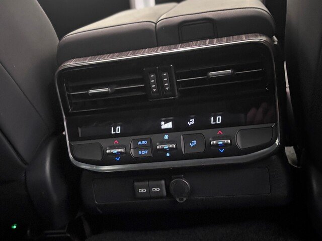 2022 Toyota LANDCRUISER LC300 3.3L V6 DSL VX 7 Seats