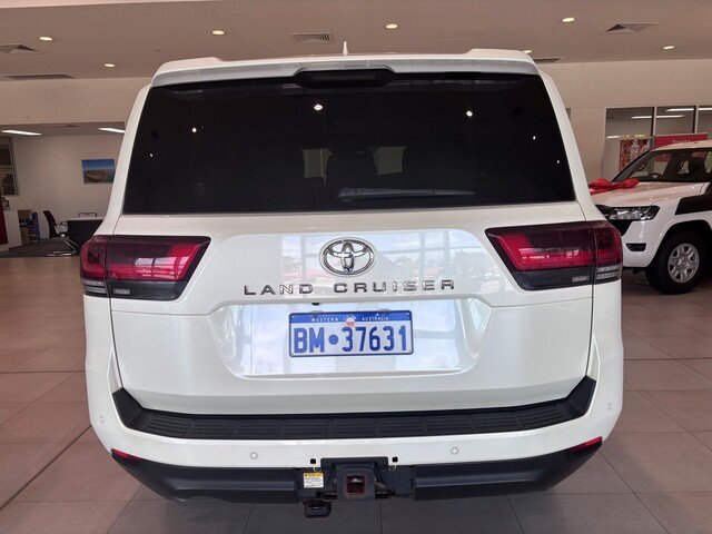 2022 Toyota LANDCRUISER LC300 3.3L V6 DSL VX 7 Seats