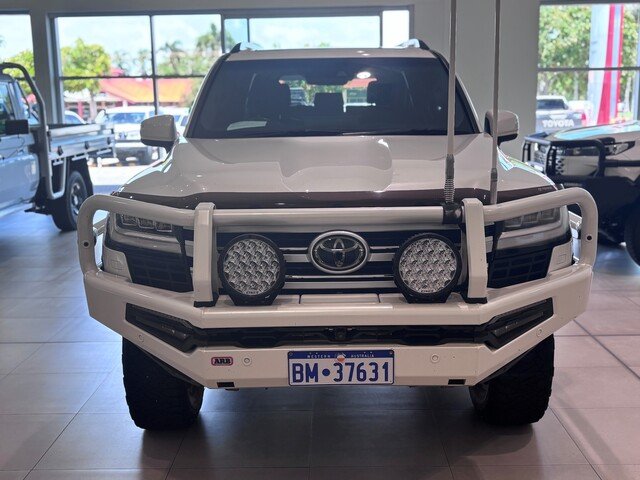 2022 Toyota LANDCRUISER LC300 3.3L V6 DSL VX 7 Seats