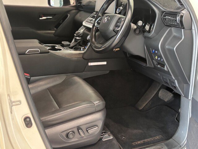2022 Toyota LANDCRUISER LC300 3.3L V6 DSL VX 7 Seats