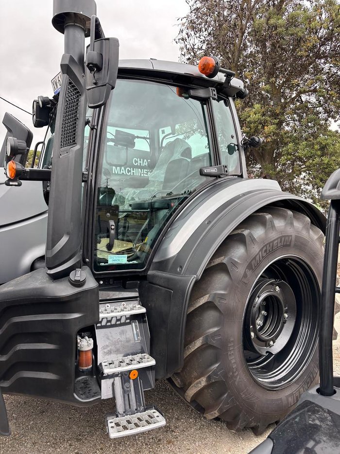 0 Valtra T175ev Tier3 Unl Titan Grey Design Black Rim - Demo Unit