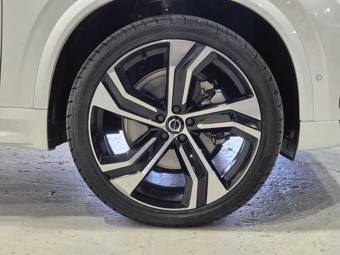 2021 Volvo XC90 B6 R-Design