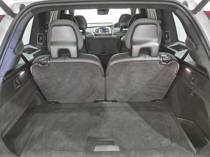 2021 Volvo XC90 B6 R-Design