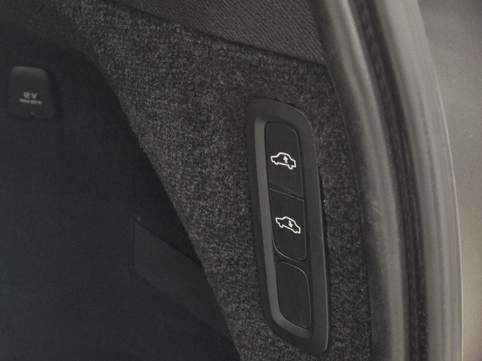 2021 Volvo XC90 B6 R-Design