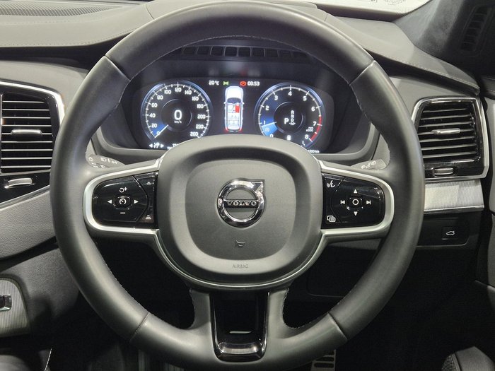 2021 Volvo XC90 B6 R-Design