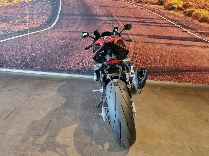 2025 Aprilia RSV4 1100 Factory RSV4 Black