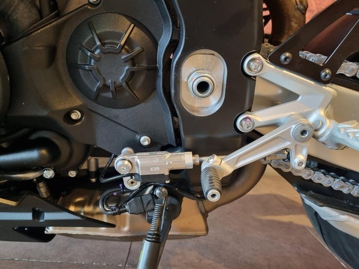 2025 Aprilia RSV4 1100 Factory RSV4 Black