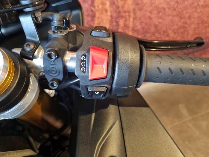 2025 Aprilia RSV4 1100 Factory RSV4 Black