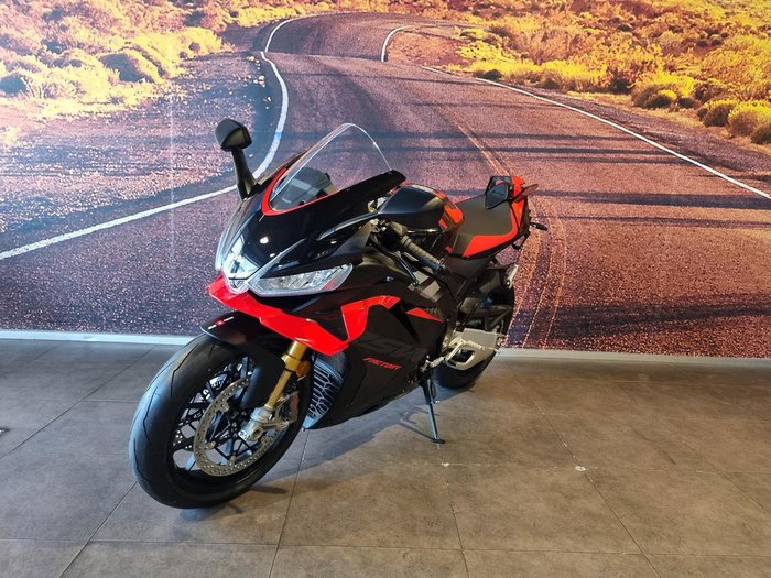 2025 Aprilia RSV4 1100 Factory RSV4 Black