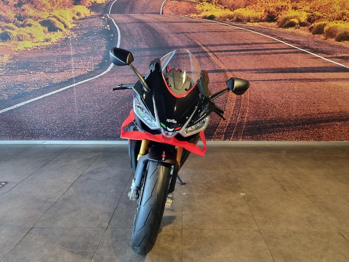 2025 Aprilia RSV4 1100 Factory RSV4 Black