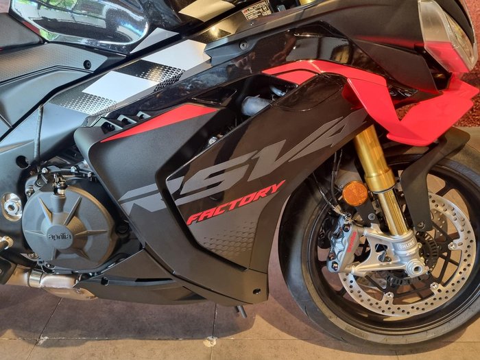 2025 Aprilia RSV4 1100 Factory RSV4 Black