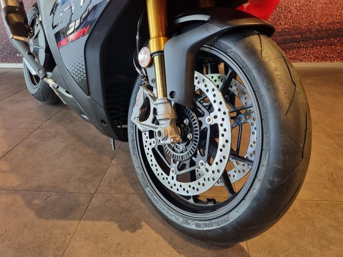 2025 Aprilia RSV4 1100 Factory RSV4 Black