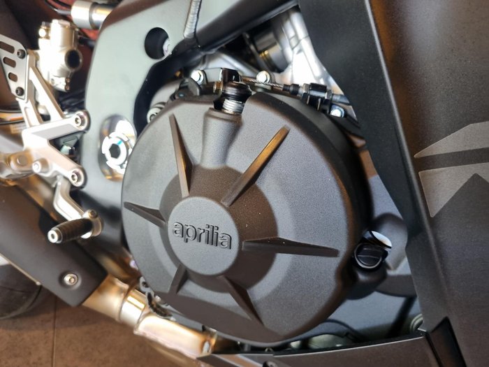 2025 Aprilia RSV4 1100 Factory RSV4 Black