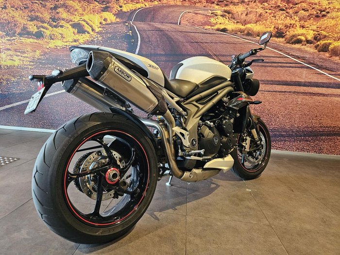 2018 Triumph Speed Triple RS 1050 Speed Triple White