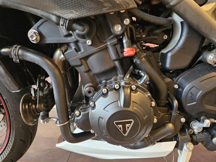 2018 Triumph Speed Triple RS 1050 Speed Triple White