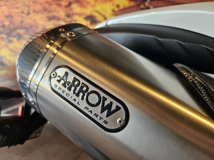 2018 Triumph Speed Triple RS 1050 Speed Triple White