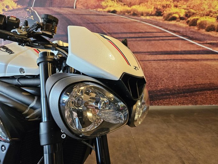 2018 Triumph Speed Triple RS 1050 Speed Triple White