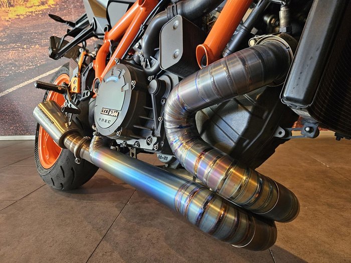 2023 KTM 1290 Super Duke R Super Duke Orange