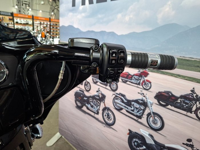 2020 HARLEY-DAVIDSON FLHXSE CVO STREET GLIDE