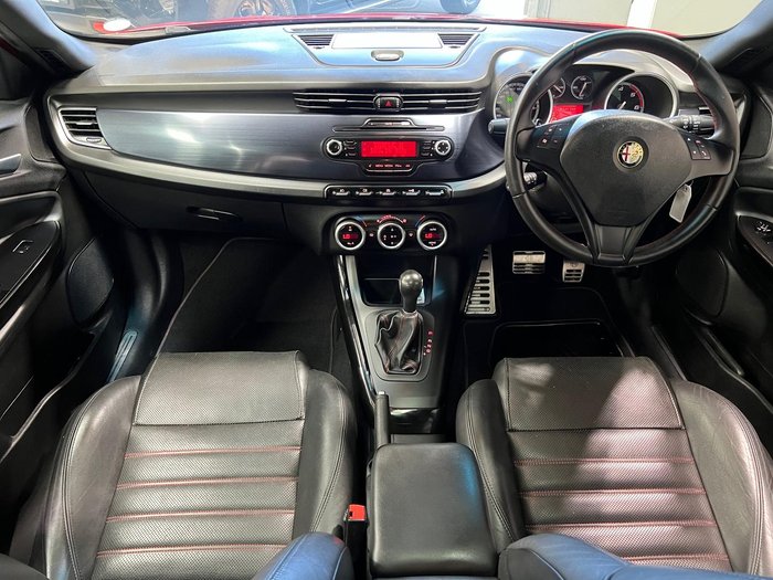 2013 Alfa Romeo Giulietta Distinctive JTD-M Series 0 MY13 Alfa Red