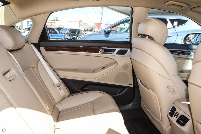 2015 Hyundai Genesis Ultimate Pack