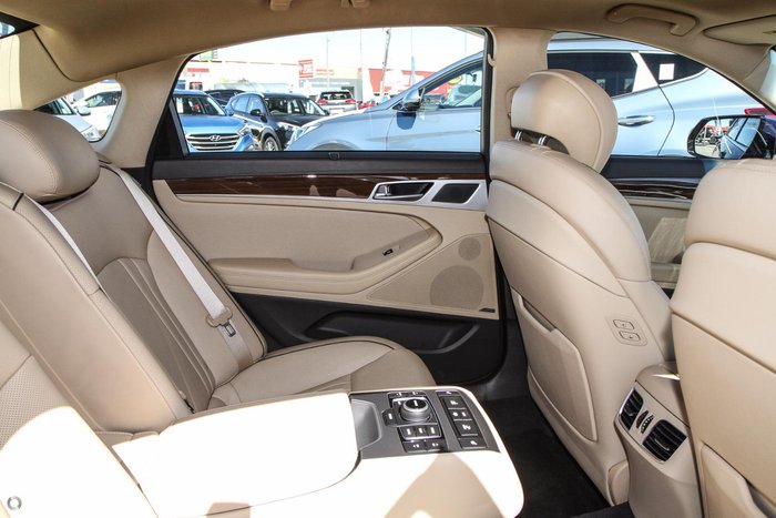 2015 Hyundai Genesis Ultimate Pack