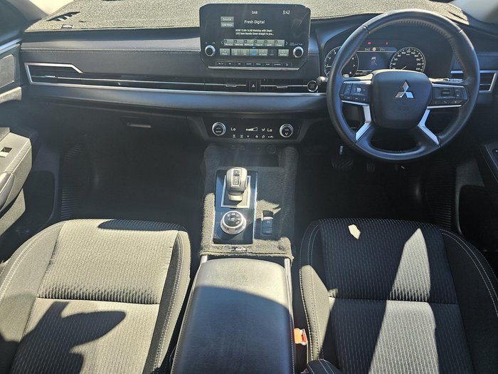 2022 Mitsubishi Outlander LS