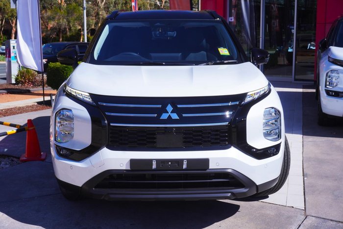 2026 Mitsubishi Outlander LS