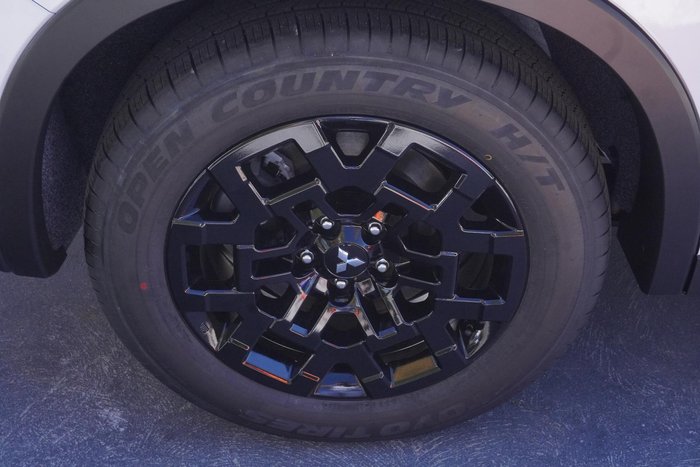 2026 Mitsubishi Outlander LS