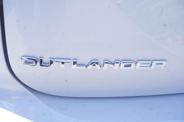 2026 Mitsubishi Outlander LS