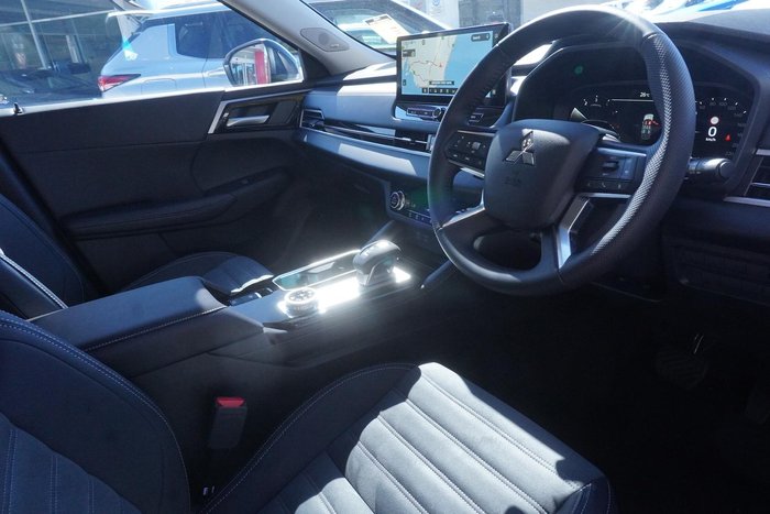 2026 Mitsubishi Outlander LS