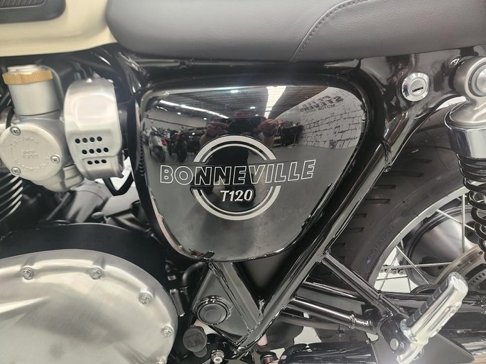 2025 Triumph Bonneville T120 Bonneville Blue