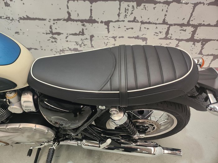 2025 Triumph Bonneville T120 Bonneville Blue