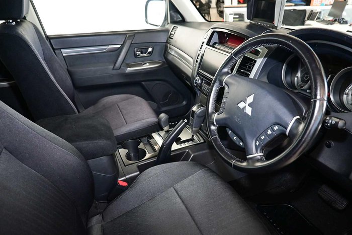 2015 Mitsubishi Pajero GLX