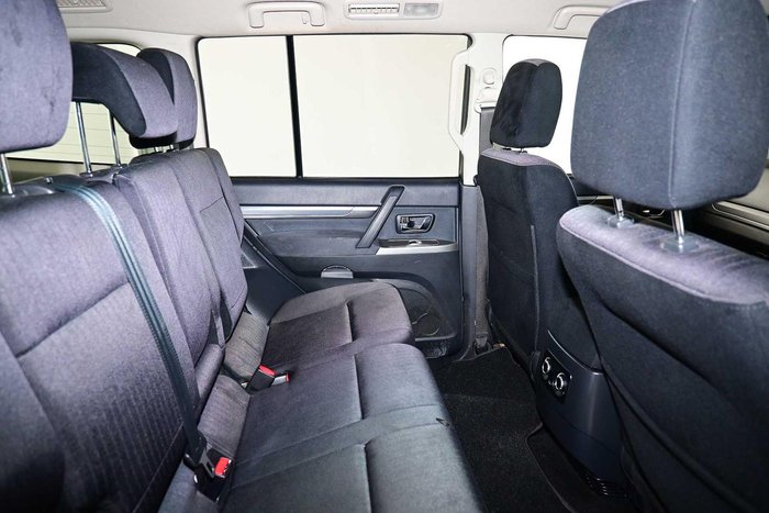 2015 Mitsubishi Pajero GLX