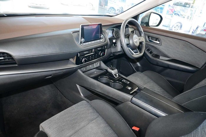 2024 Nissan X-TRAIL ST