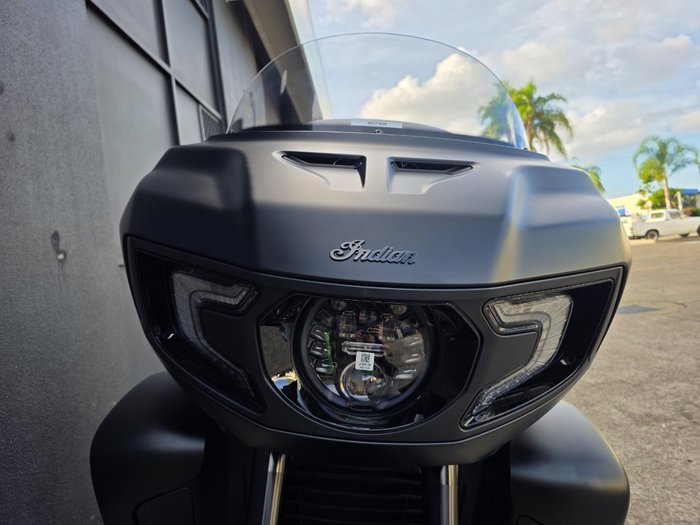 2025 Indian PURSUIT DARK HORSE BLACK