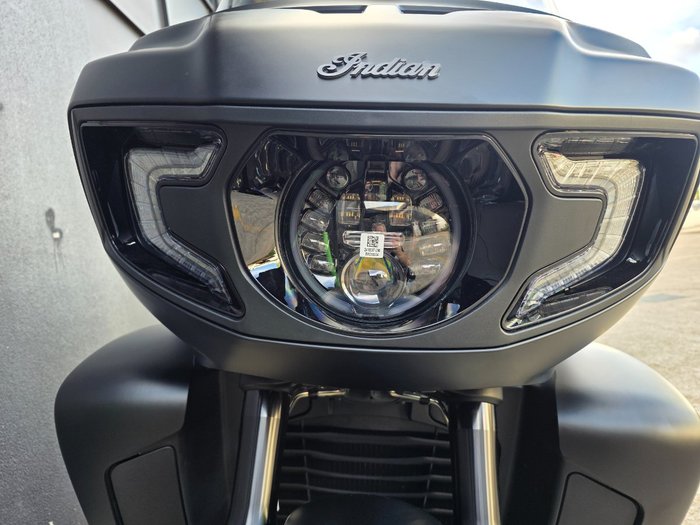 2025 Indian PURSUIT DARK HORSE BLACK