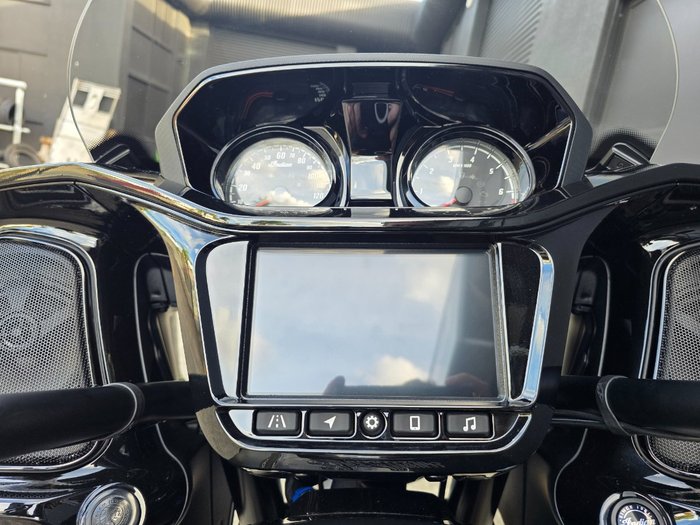 2025 Indian PURSUIT DARK HORSE BLACK