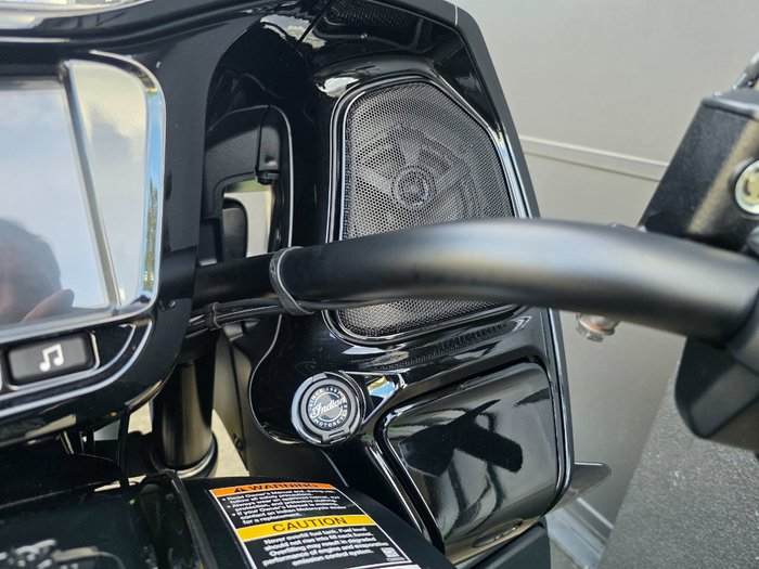 2025 Indian PURSUIT DARK HORSE BLACK