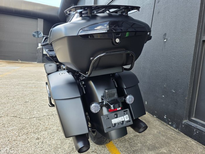 2025 Indian PURSUIT DARK HORSE BLACK