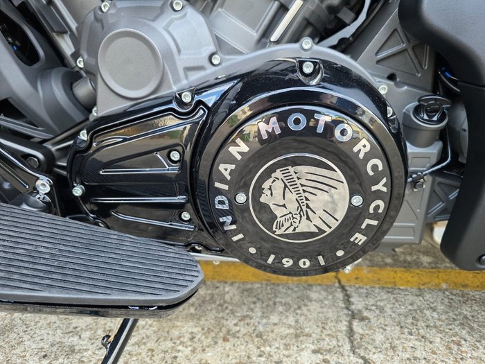 2025 Indian PURSUIT DARK HORSE BLACK